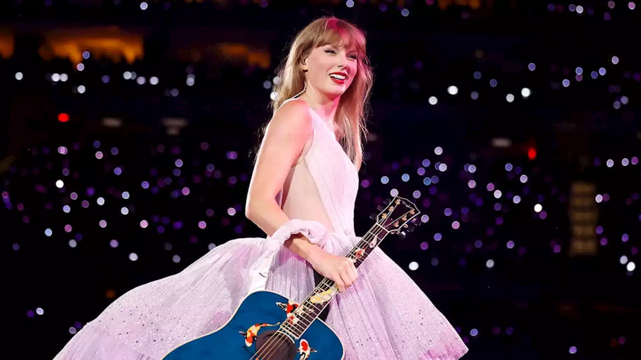 Taylor Swift Fans Share Friendship Bracelets at Her Eras Tour