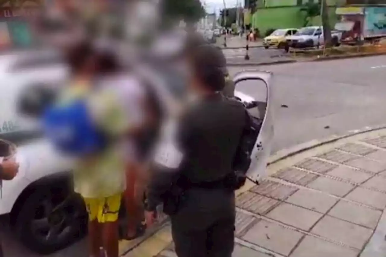 En video: Mujer utilizaba a sus cuatro hijos para mendigar en los semáforos de Bucaramanga