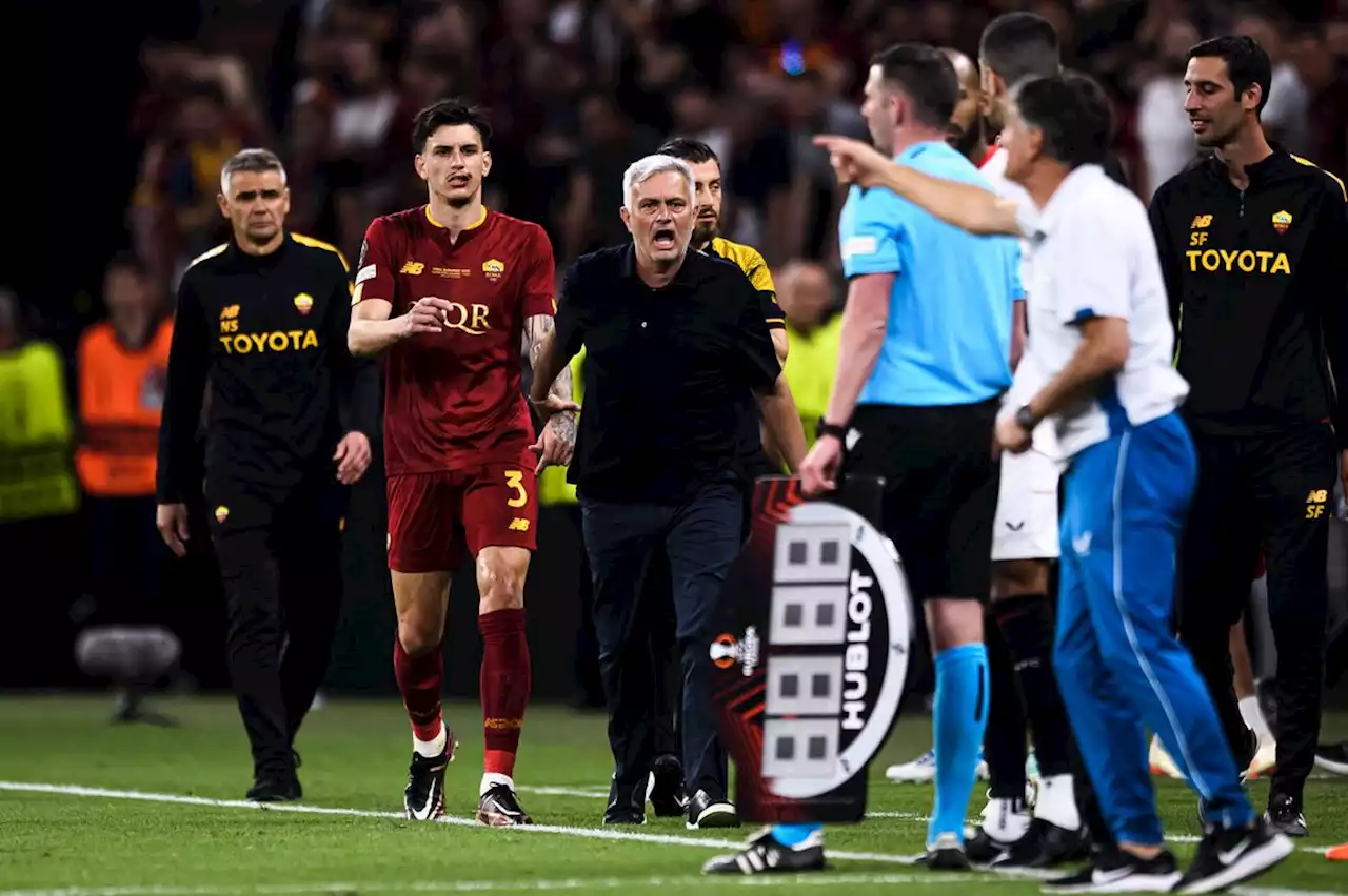 Mourinho laat Roma-stopper gaan: 'Nu kun je me op een goed diner trakteren'