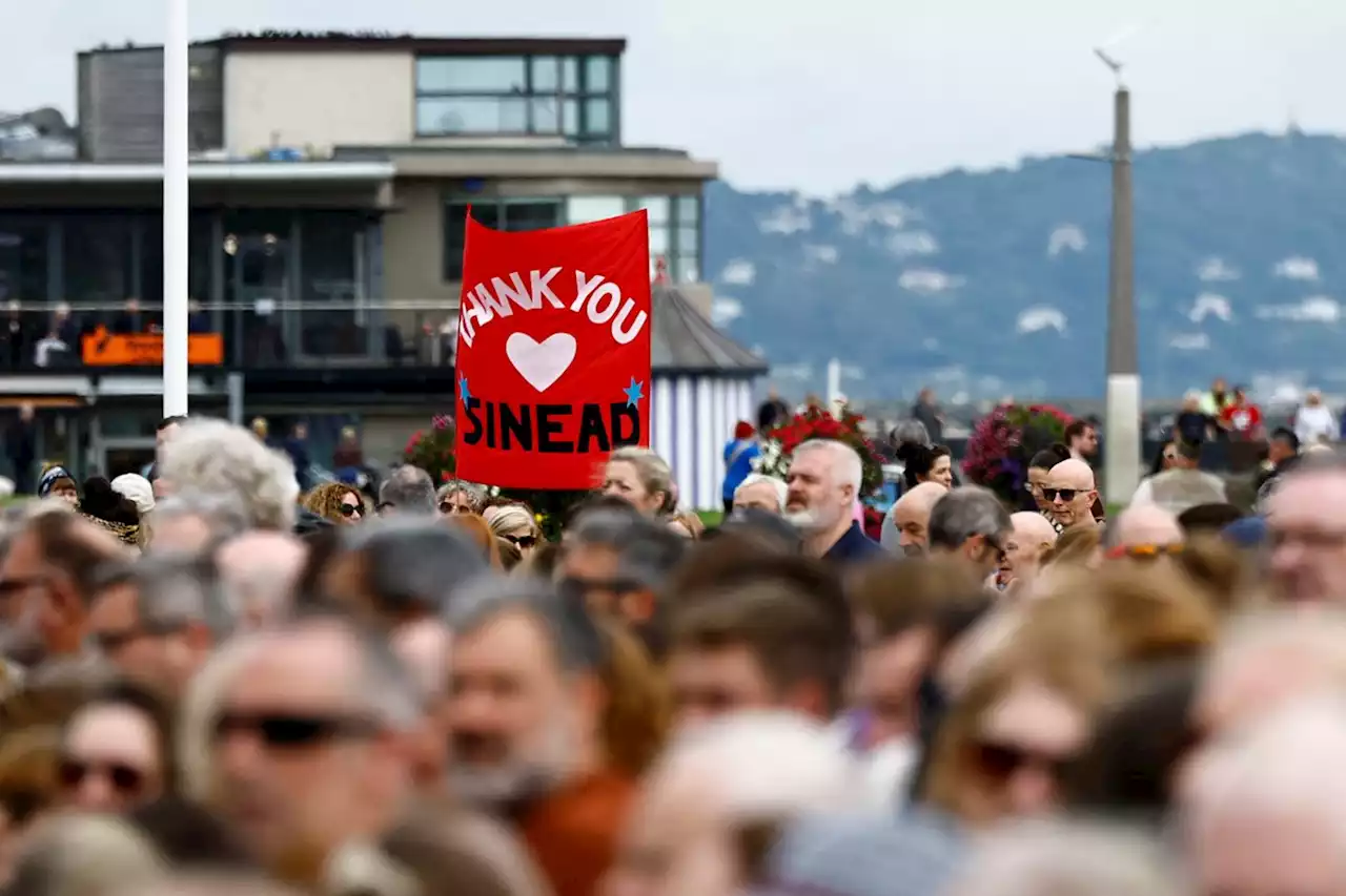 Sinéad O'Connor funeral: Cortege passes through streets of Bray as fans say farewell - BBC News
