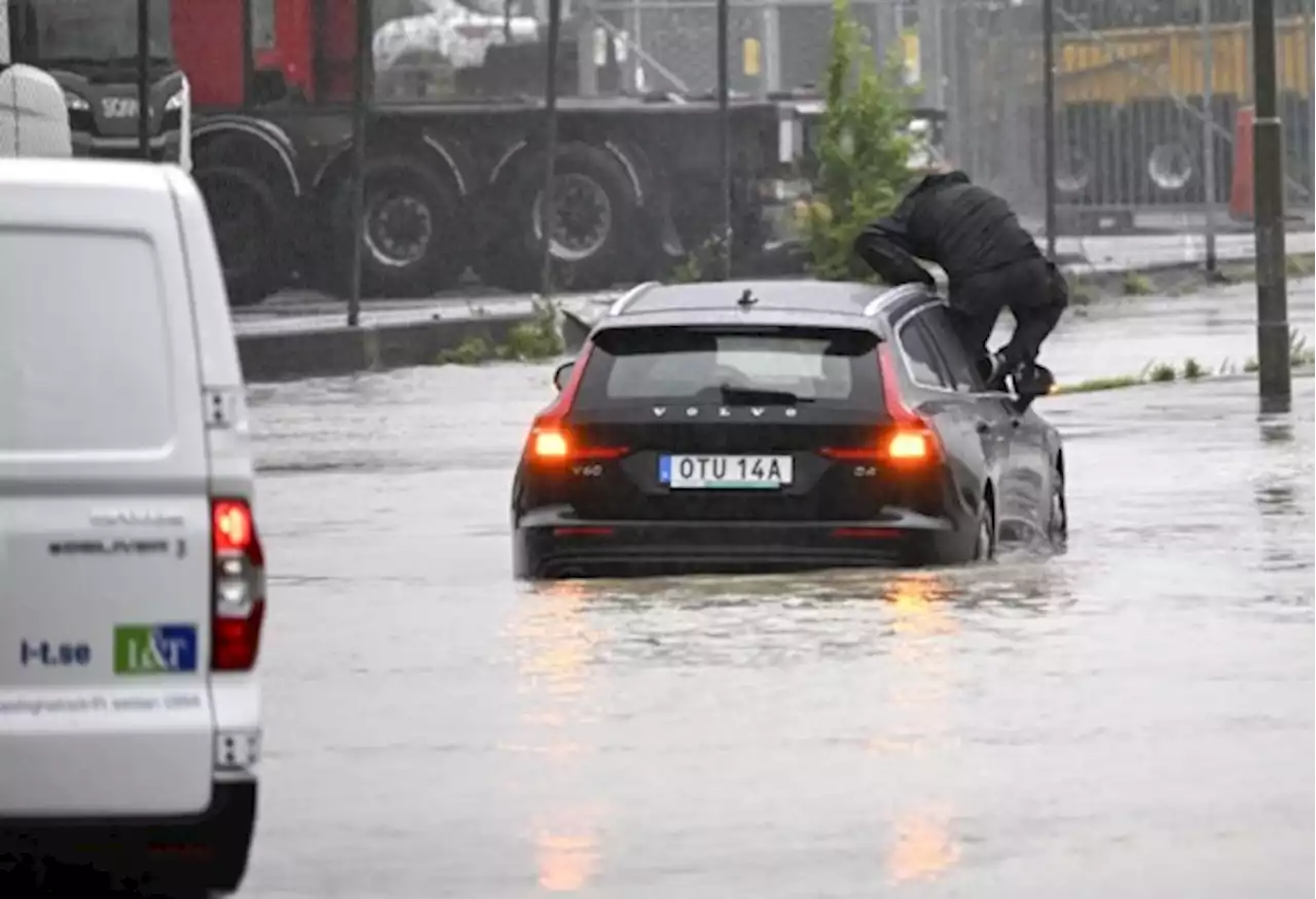 Storm Hans teistert Noord-Europa