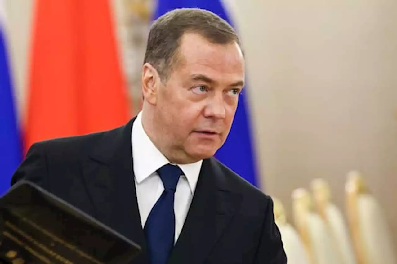 Russia, Medvedev: 'Pace a nostre condizioni, schiacceremo nemici'