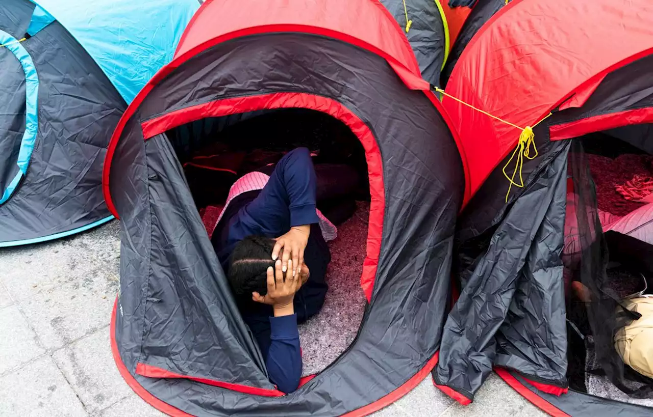 Deux camps de migrants évacués près de Dunkerque