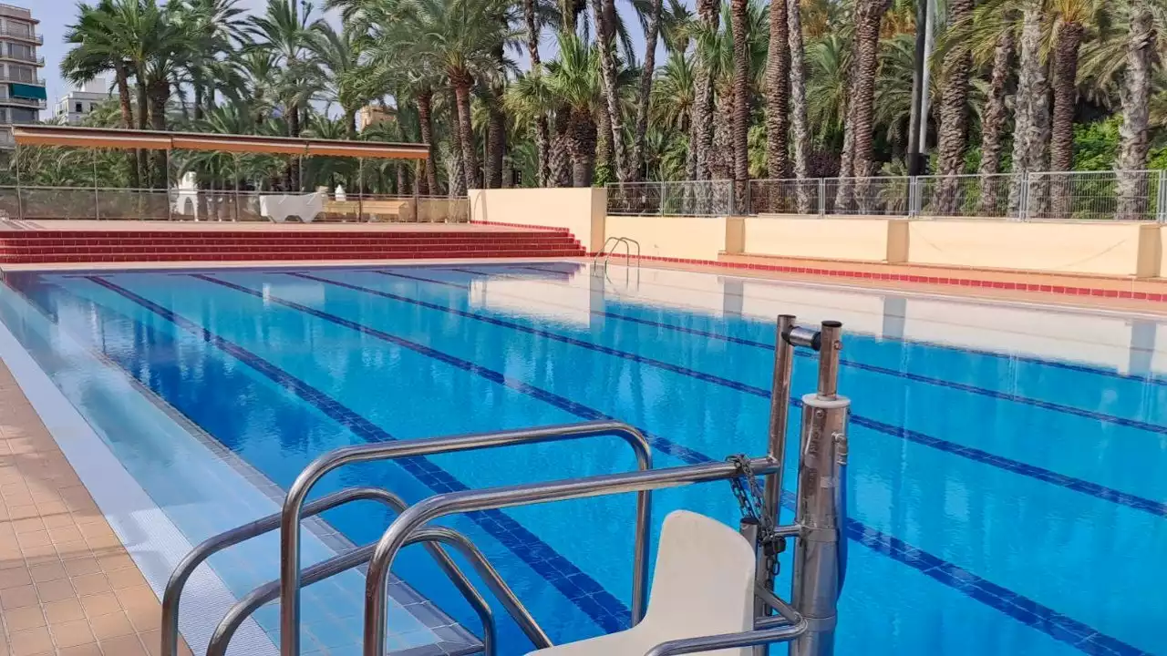 Instalan alarmas en las piscinas municipales de Elche para reducir los actos vandálicos