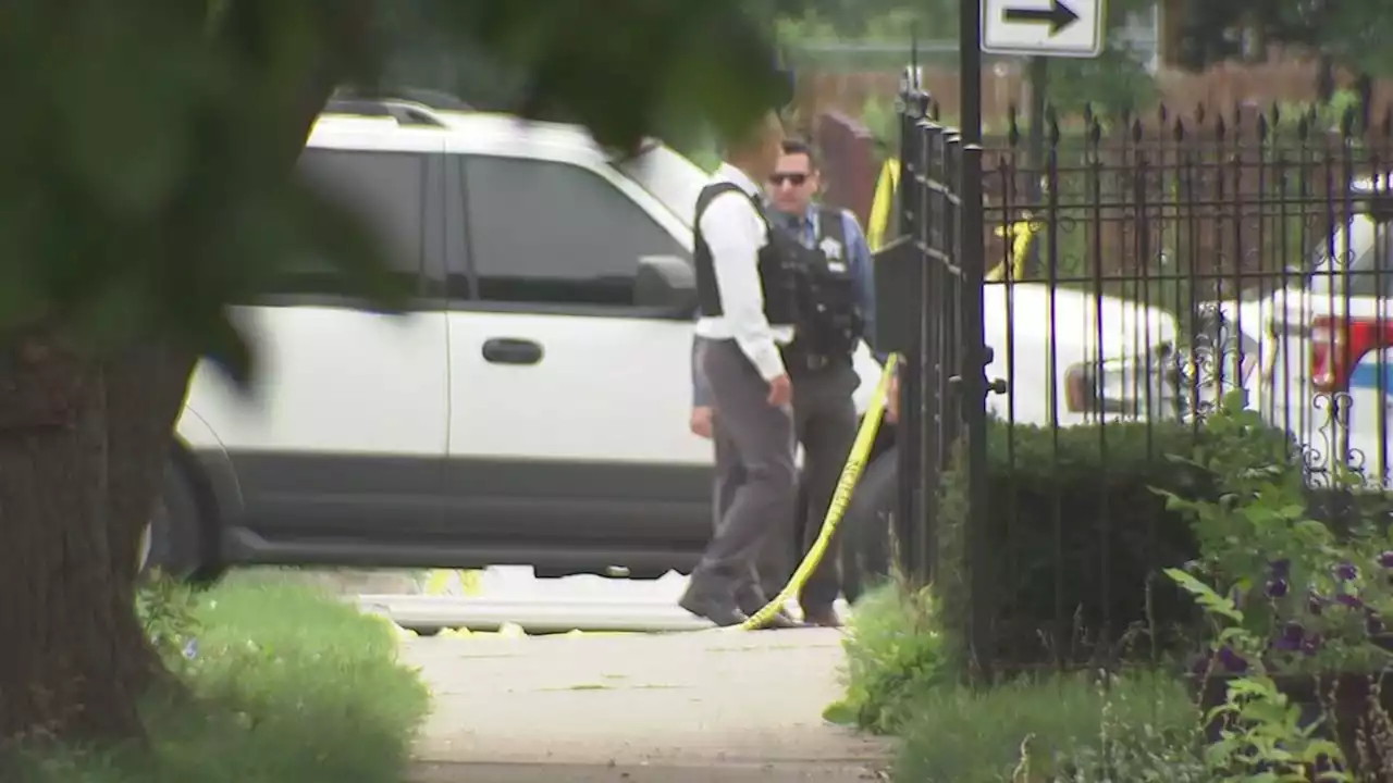 Gunman fires at CPD in Austin, prompting large response: Chicago fire officials