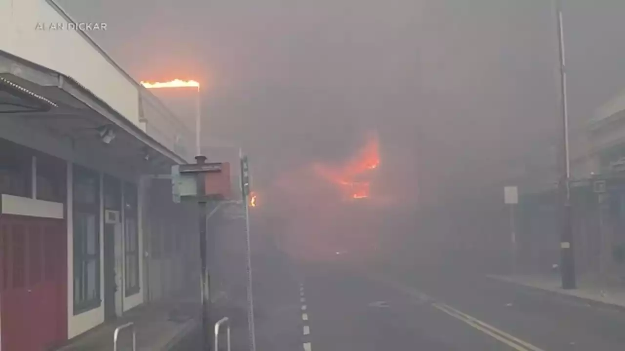 Wildfire burning one of Hawaii's most popular tourist areas as people flee: Maui officials