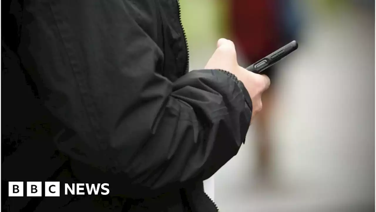 Mobile phone stolen every six minutes in London, says Met Police