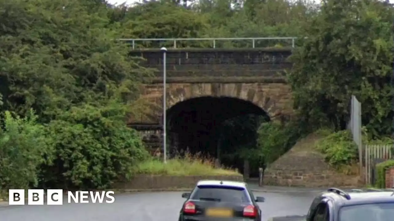 Three arrests in Leeds after teenager shot in leg