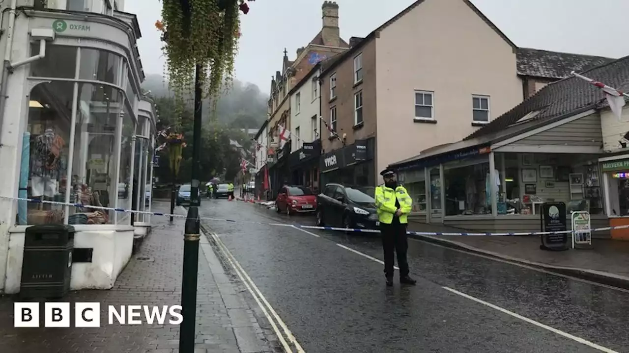 Woman dies after six pedestrians struck by car in Malvern