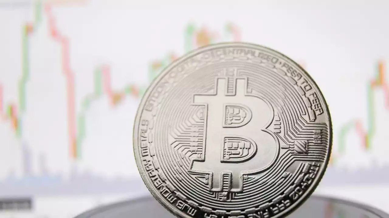 Bitcoin Surges Above $30,000 as Moody’s Downgrades 10 US Banks