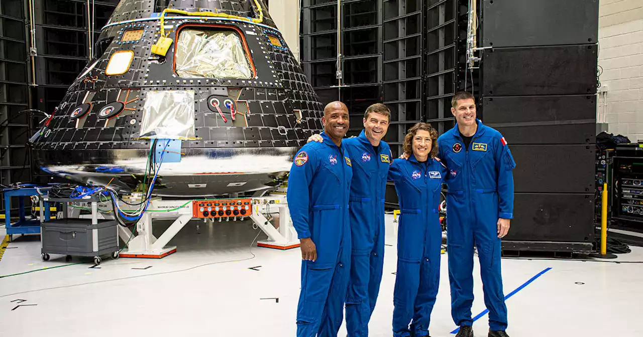 Artemis 2 Astronauts Get First Look at Orion Moonship