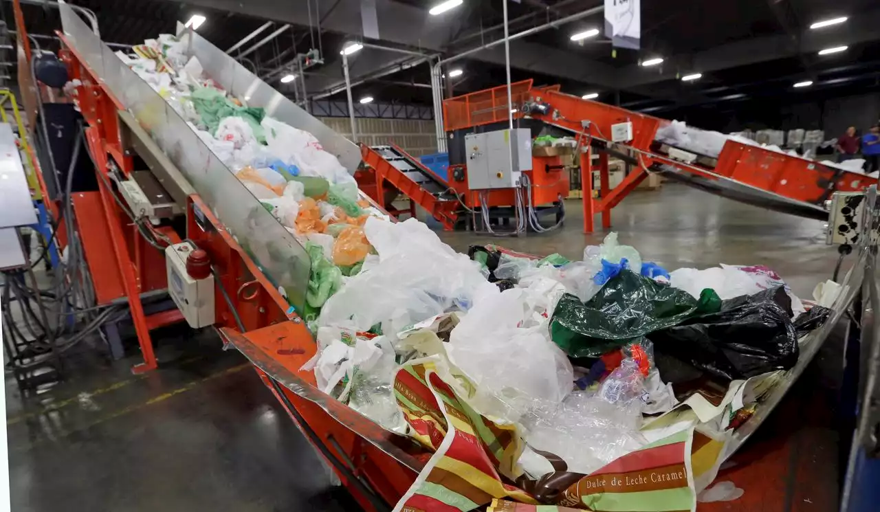 Cuyahoga County Bag Ban Befuddles Sustainability Efforts