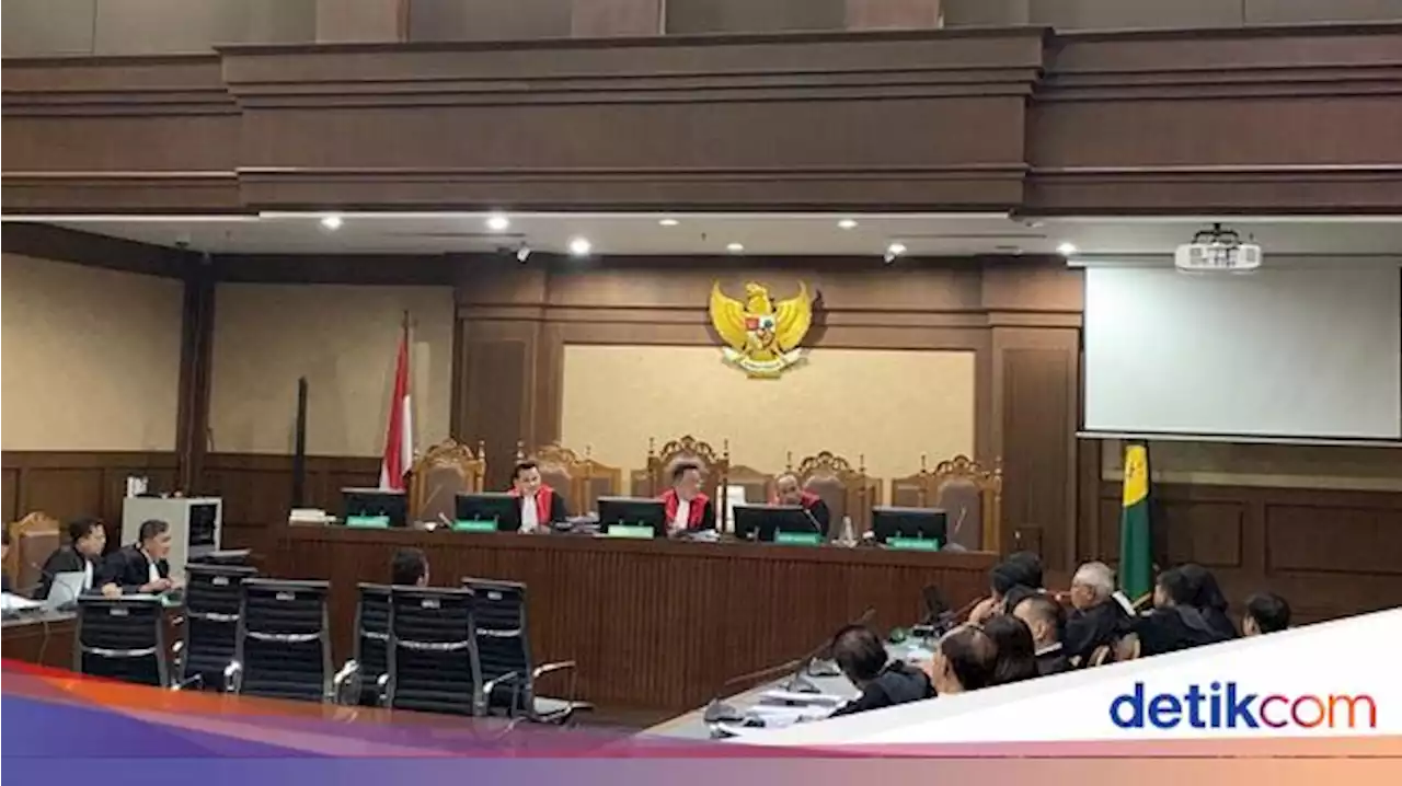 Saksi: Lukas Enembe Habiskan Rp 22,5 M, Tak Pernah Menang Judi di Manila