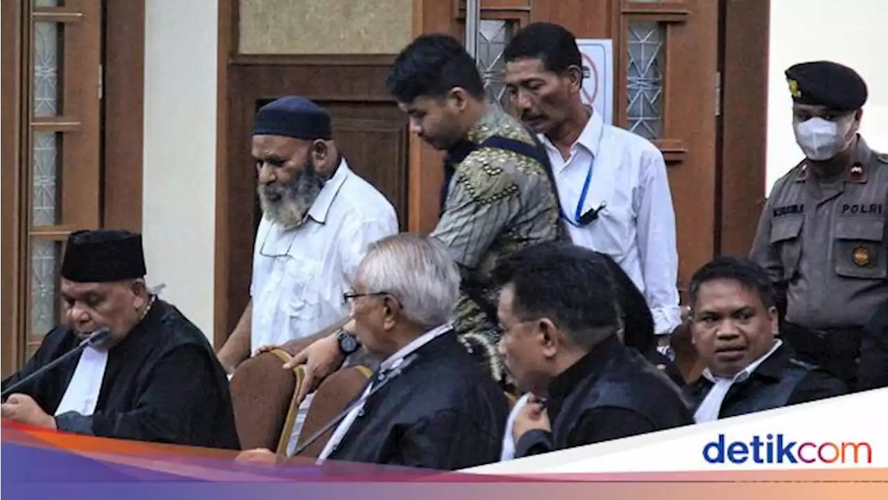 Terungkap Lukas Enembe Tak Pernah Untung Main Judi di Luar Negeri