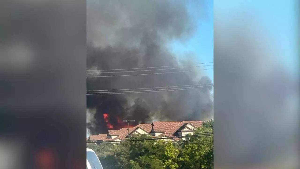 Parmer Lane Fire: Large brush fire burns 50 acres in Cedar Park; 1 building destroyed