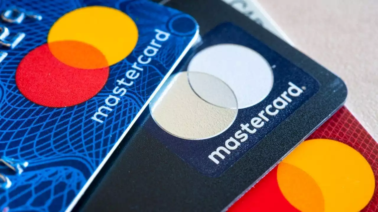 Credit card debt reaches $1 trillion milestone