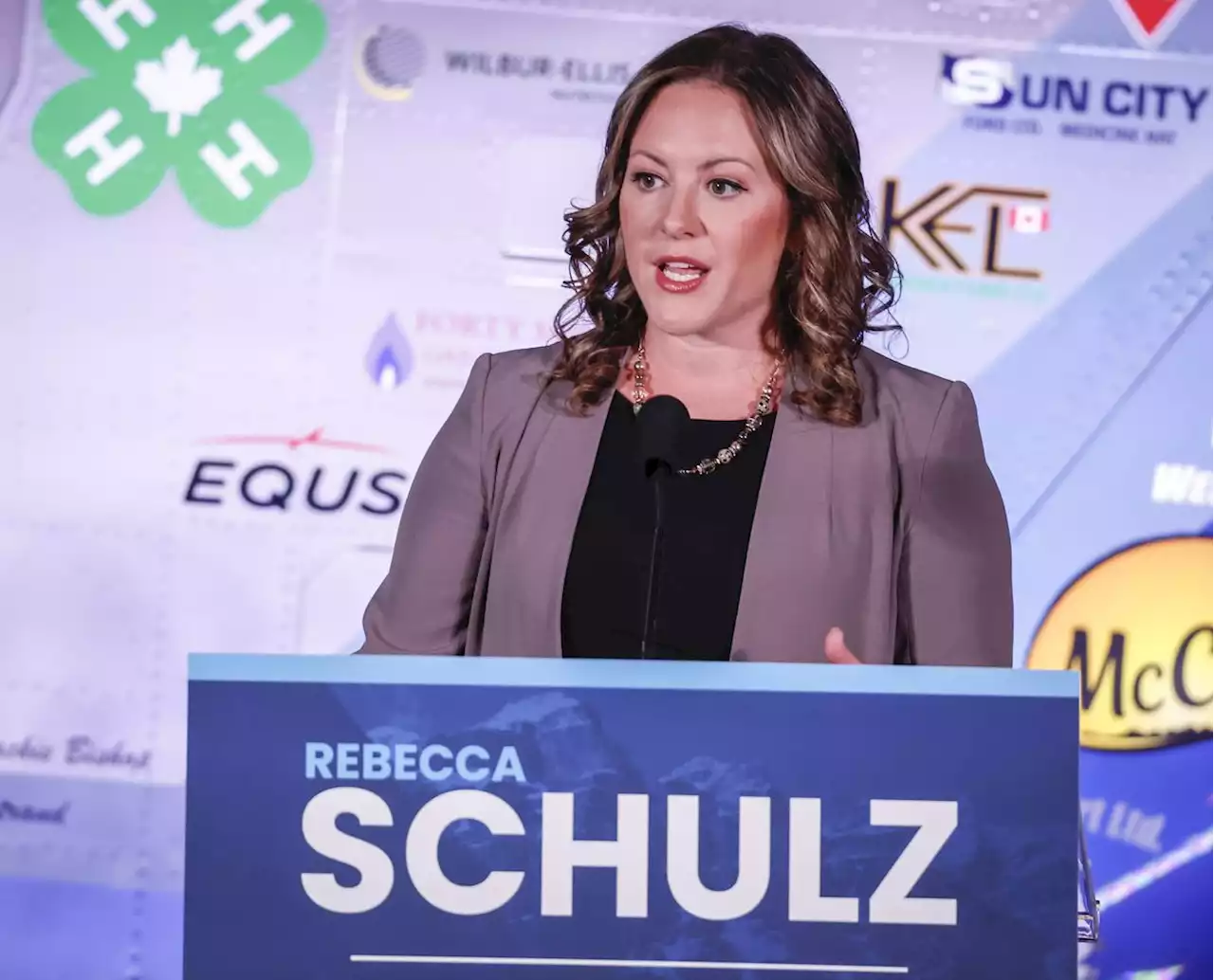 Alberta minister says federal strings on electricity climate funding a ‘threat’