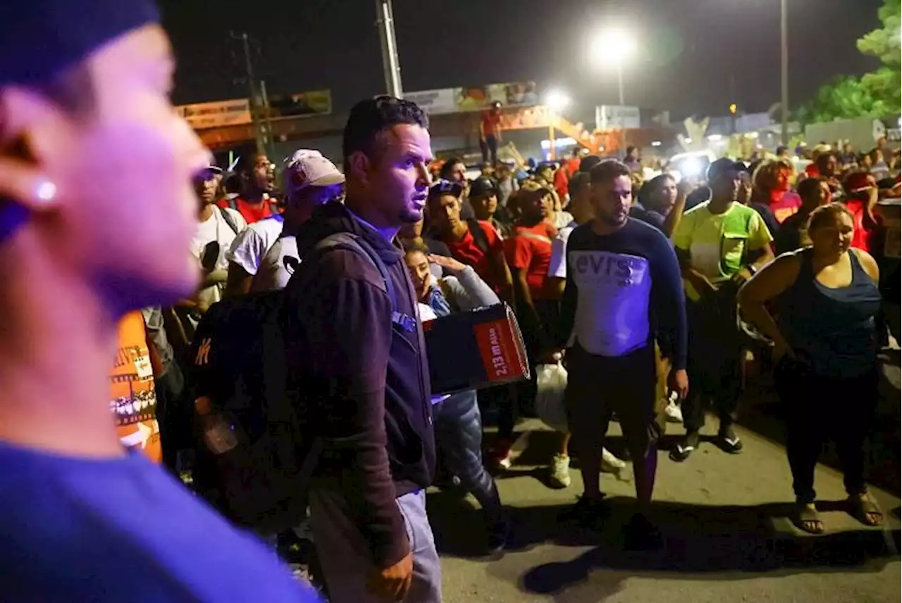 Spurred by rumor, hundreds of migrants mass at US border in Mexico's Ciudad Juarez