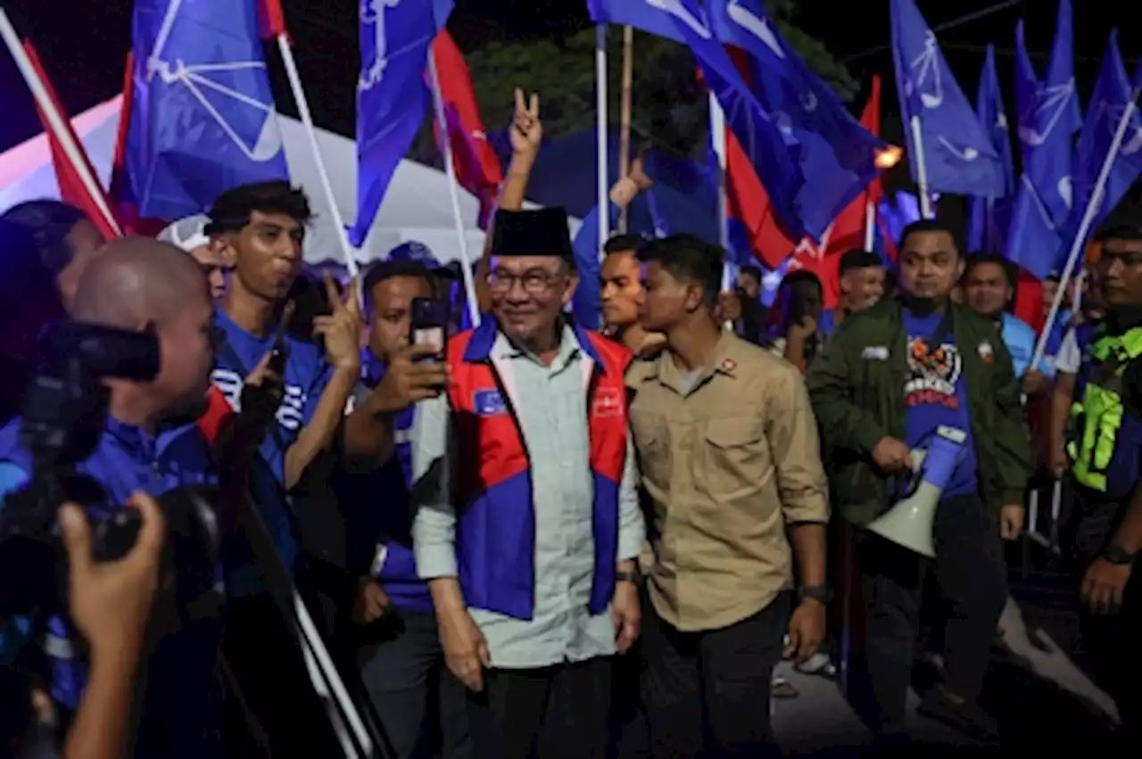 PM Anwar: Pakatan, BN candidates are my candidates