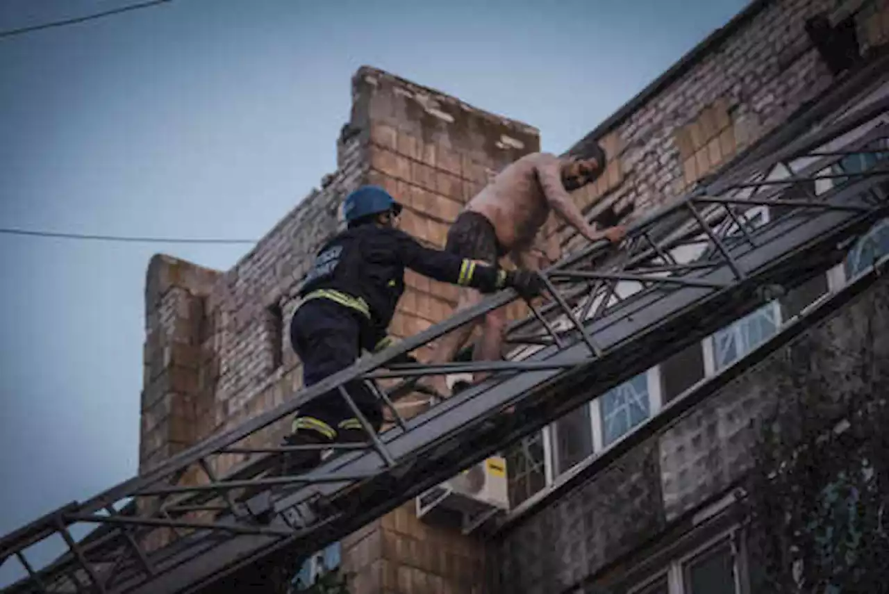 Russian strikes on east Ukraine residential block kills at least 7