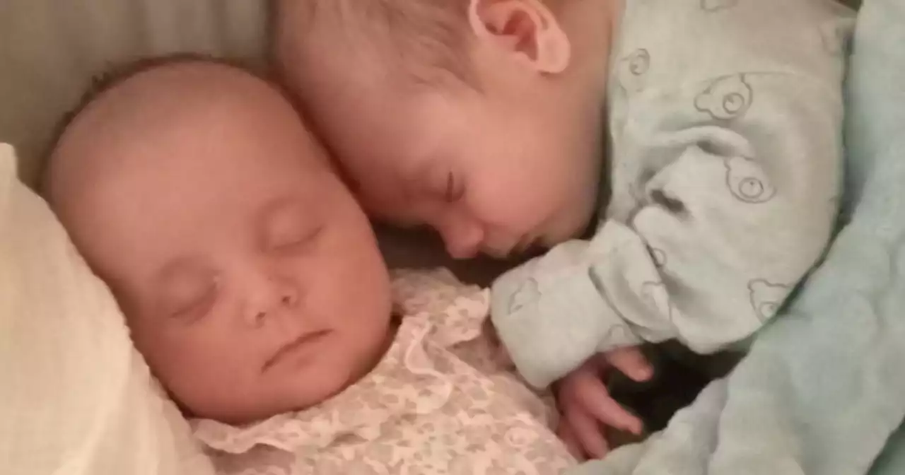 Mum leaves doctors in disbelief as twins born at the exact same time