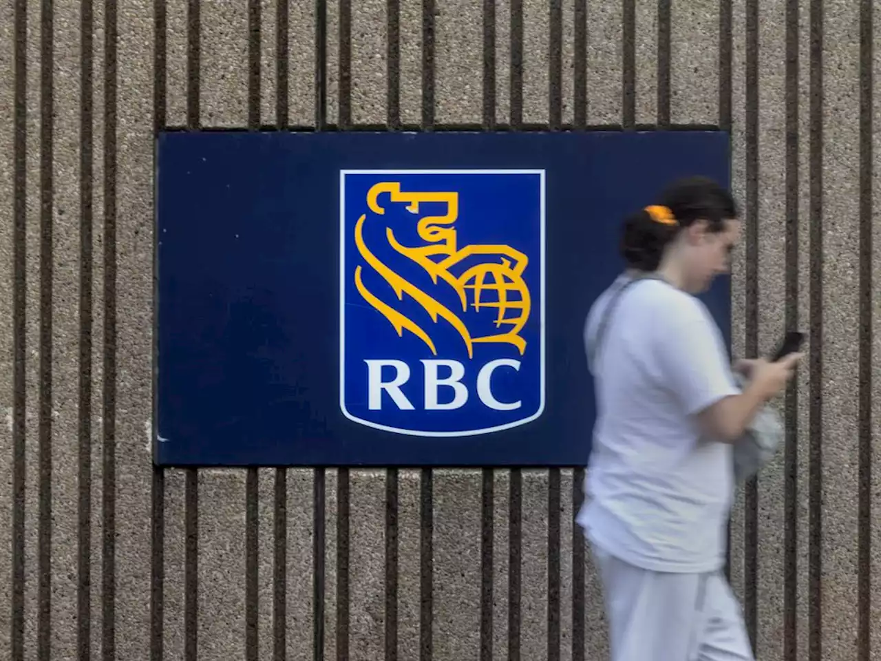 Big bank earnings to take hit from capital markets, M&A slump, RBC says