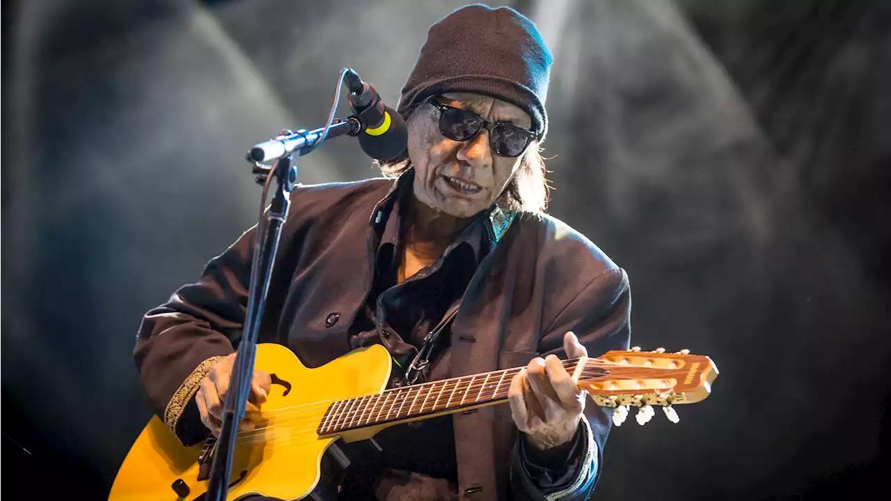 Singer and Songwriter Sixto Rodriguez, Subject of Oscar-Winning Documentary, Dies at 81