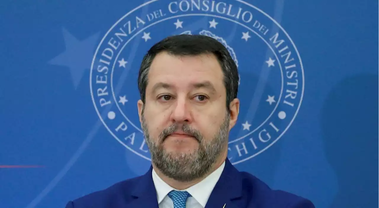 Salvini diz ser dever social e económico redistribuir parte das receitas da banca