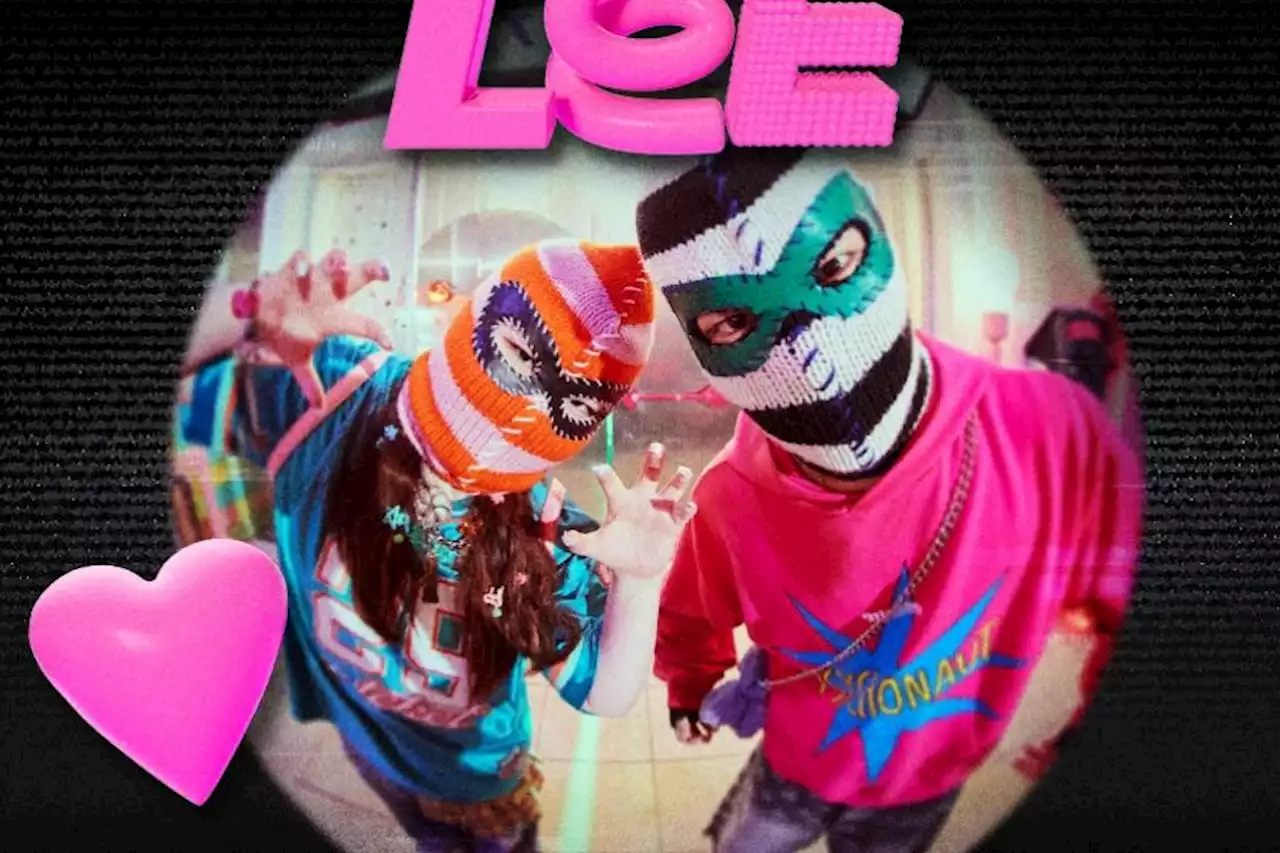 AKMU Unveils Fun Title Poster For Long-Awaited Comeback With “Love Lee”