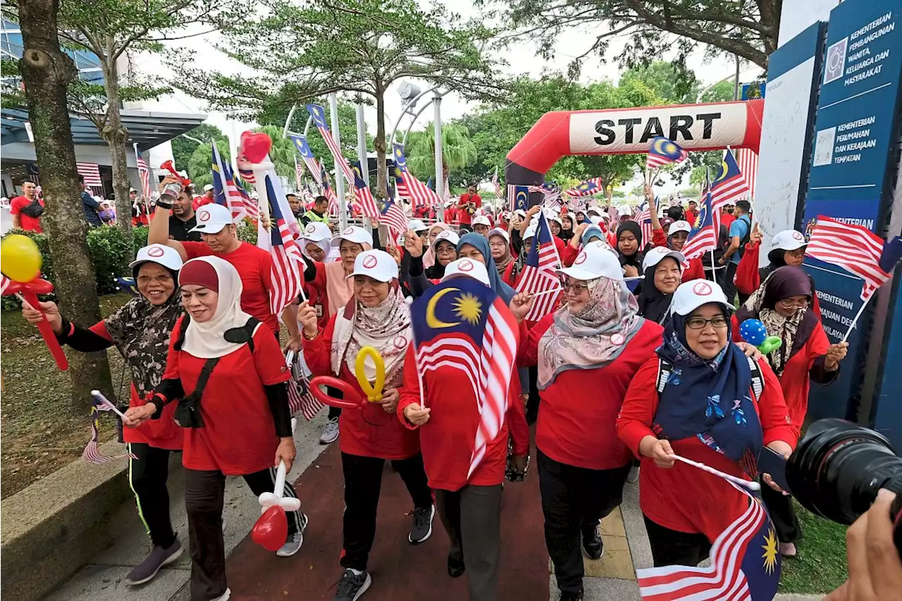 KL paints itself red, white, blue and yellow with Jalur Gemilang