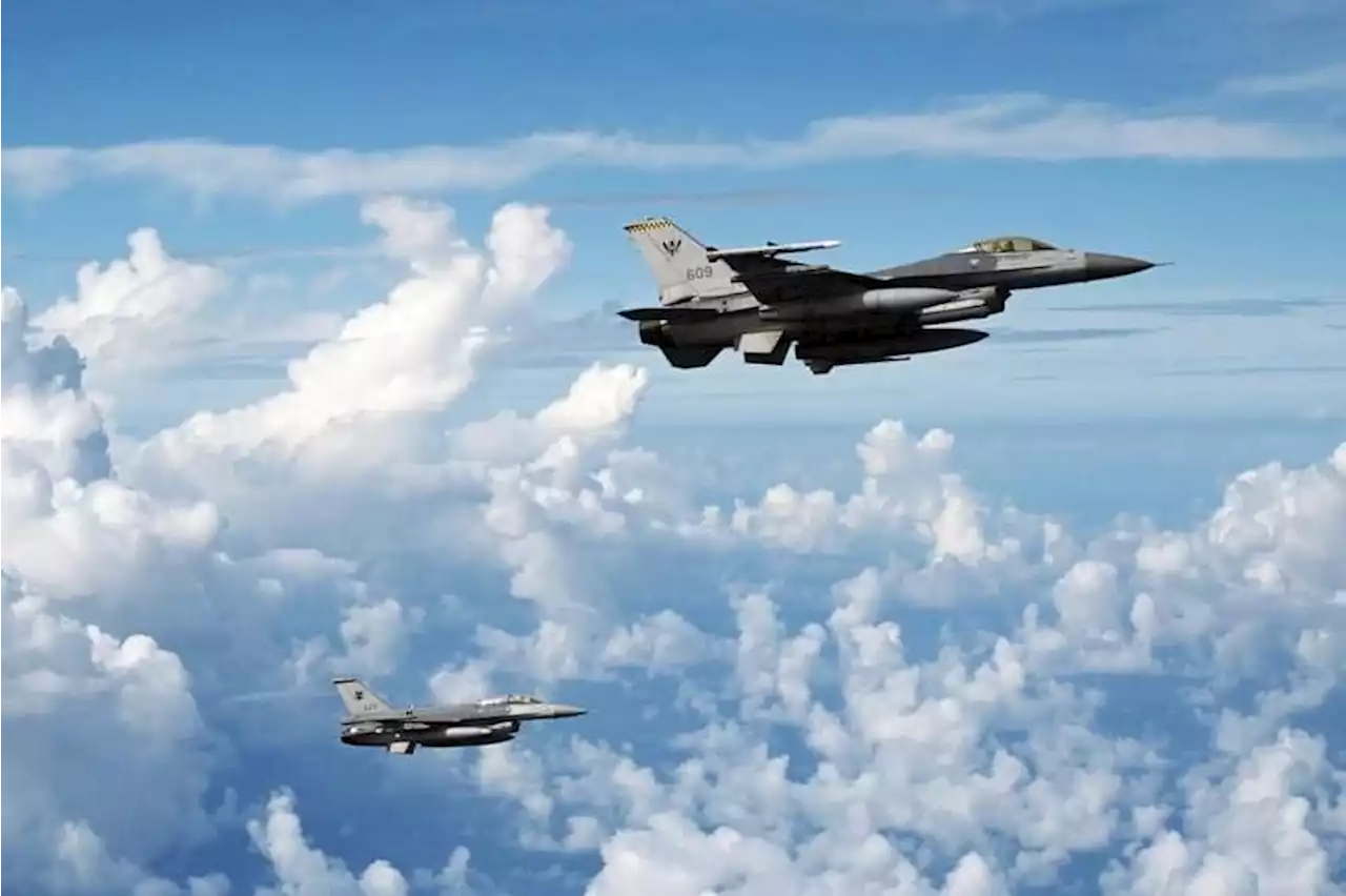 RSAF scrambles two F-16s after Malaysian copter flies near Changi Airport; 20 flights delayed