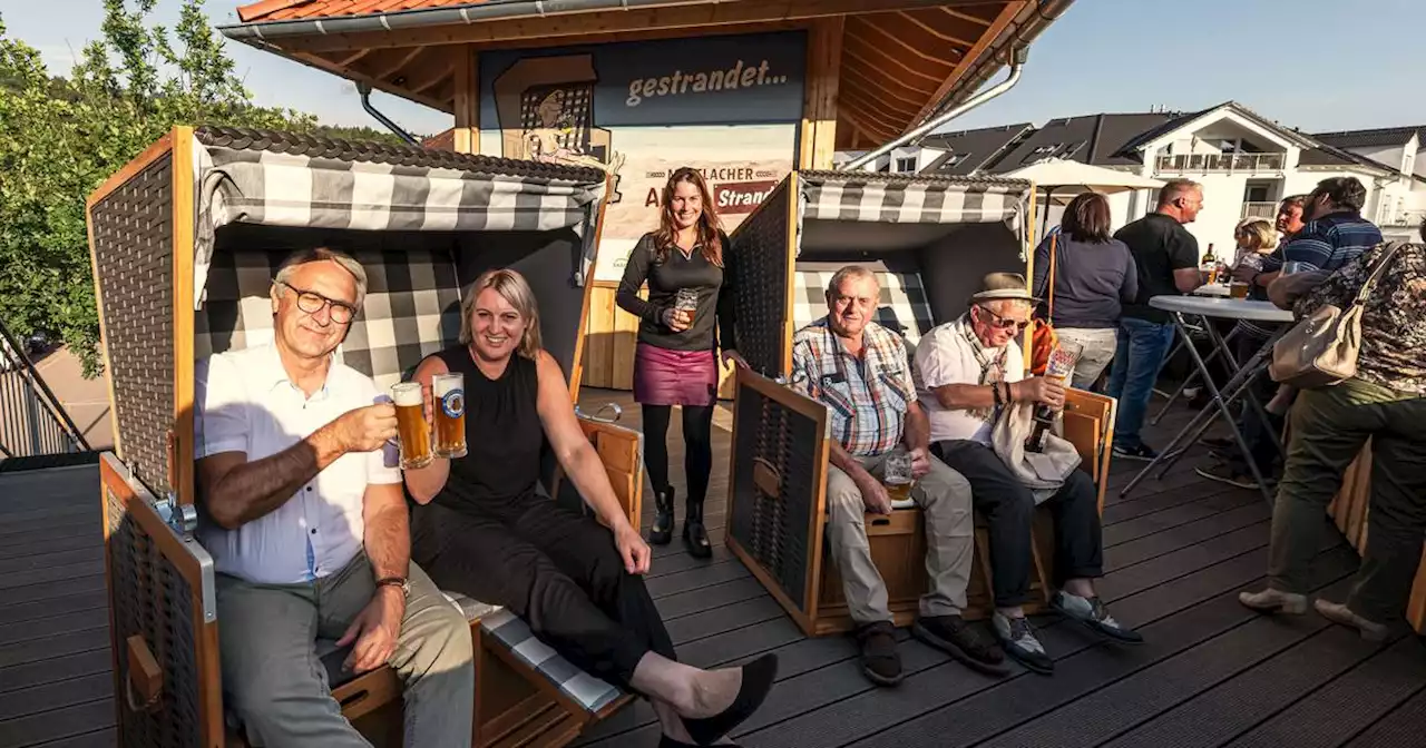 Mit Blick zur Saar: Das Brauhaus hat jetzt einen Abtei-Strand