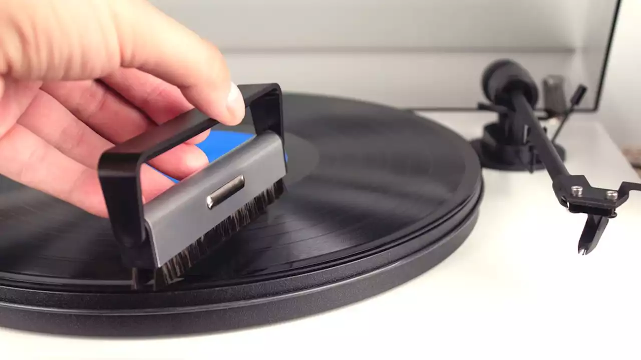 How to clean your turntable, vinyl records, and stylus