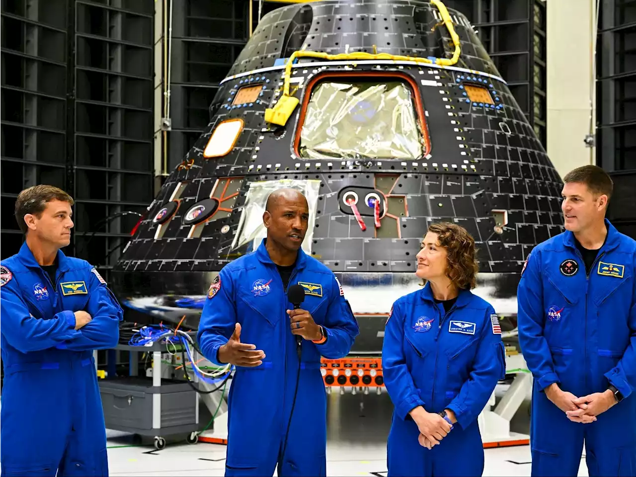 Astronauts get first look at the spacecraft that will fly them around the moon