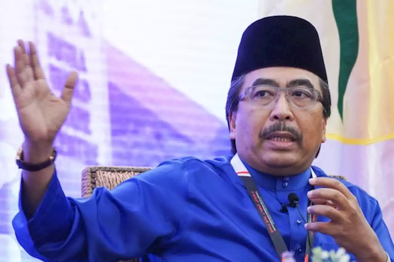 Pas perlu tingkatkan sumbangan KDNK negeri terlebih dahulu - Johari Ghani