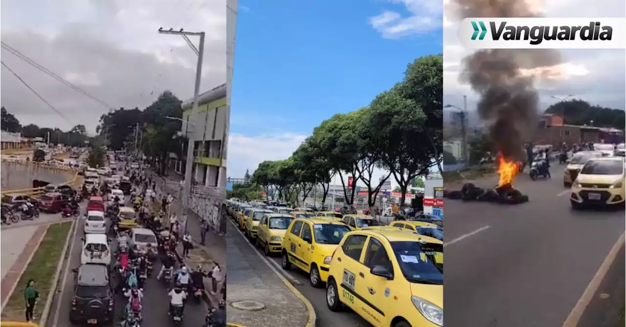 Los videos que deja la protesta de taxistas en Bucaramanga: quema de llantas y largos trancones marcan la jornada