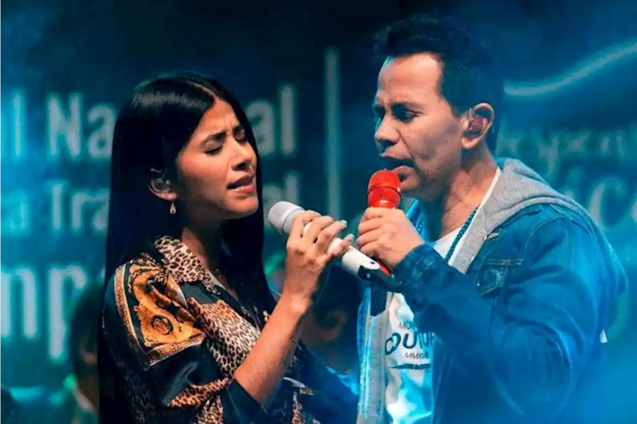 Novia de Jhonny Rivera confesó que su primer beso fue con el cantante