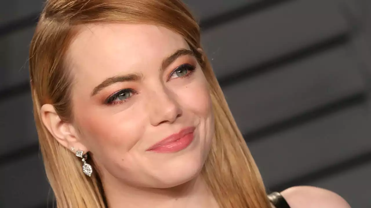 Emma Stone ha un nuovo caschetto biondo, il cool girl bob