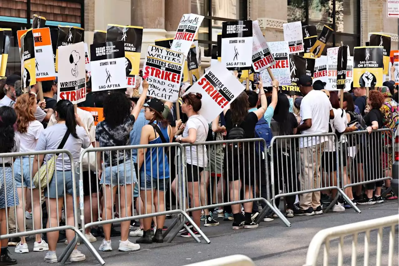 WGA Members Continue Strike for 100 Days