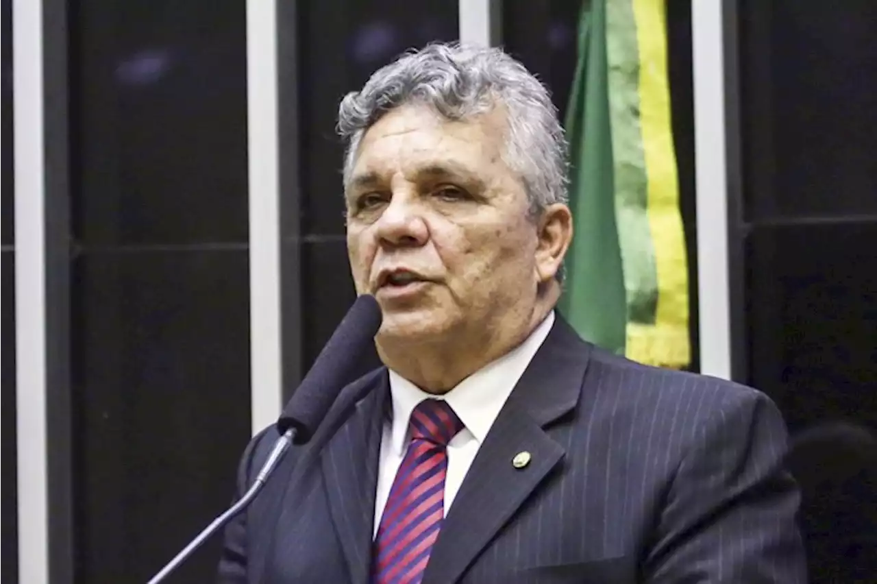 Deputado vai ao Itamaraty contra pedágio argentino no rio Paraná | Radar