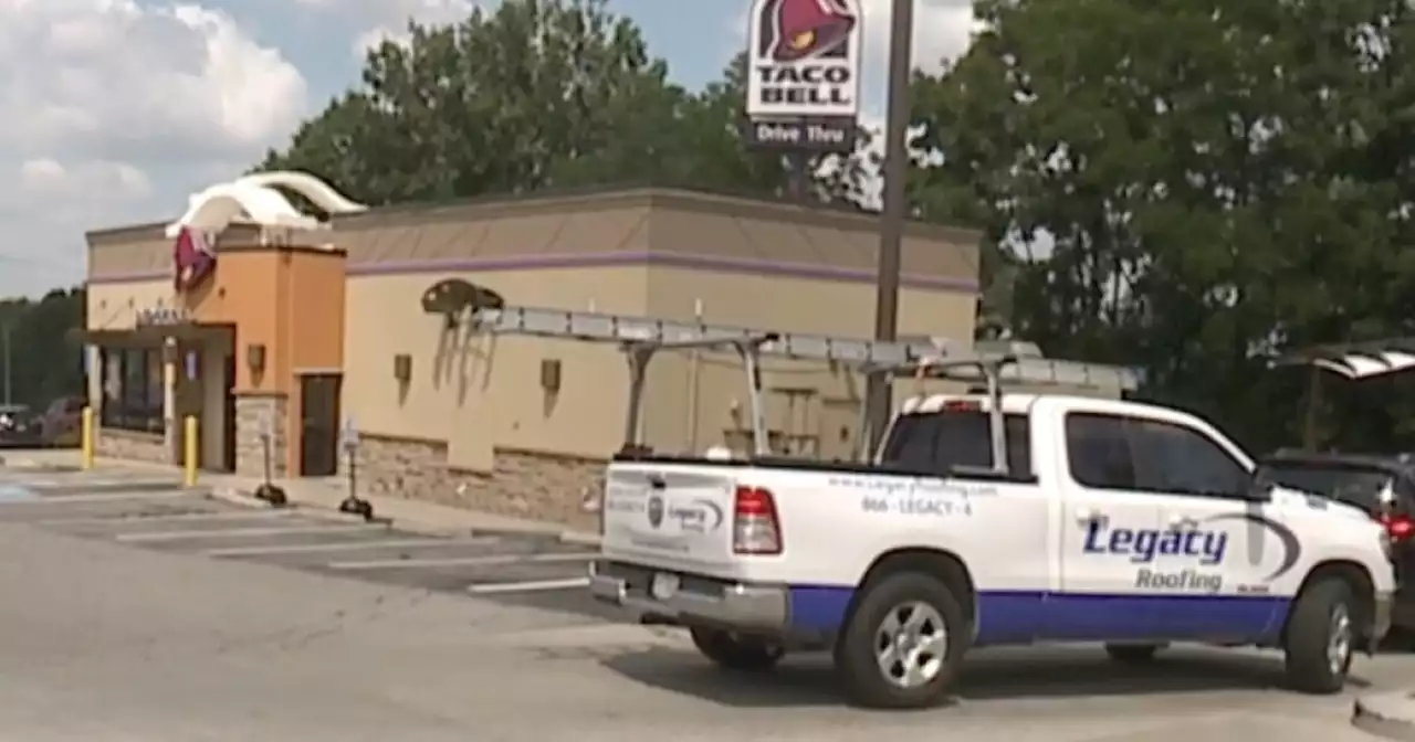 Mother carjacked, 3 kids briefly kidnapped at Taco Bell drive-thru