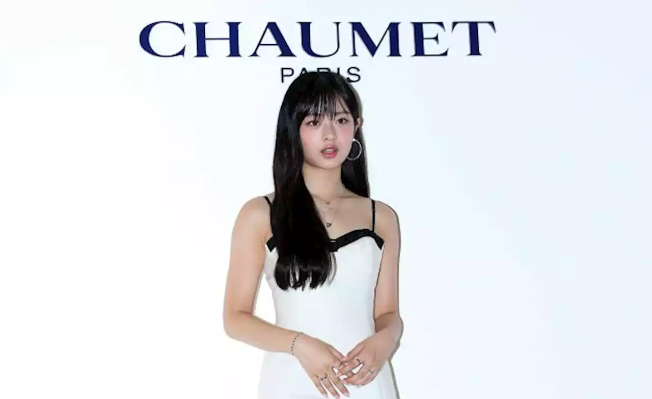 NewJeans Singer Hanni Dons YCH Little White Dress to Chaumet’s ‘Bee My Love’ Collection Pop-up Store Opening