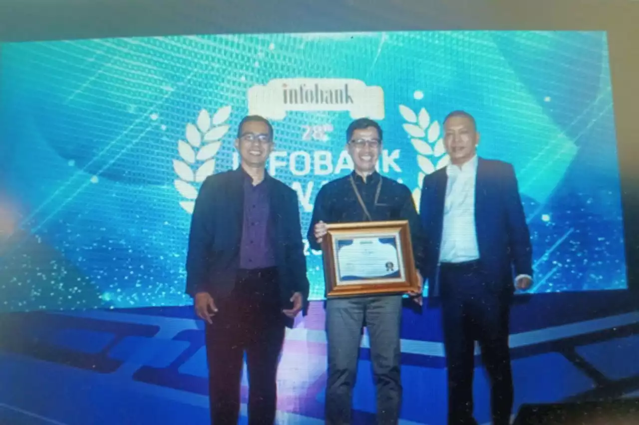 Bank BJB Syariah raih penghargaan Infobank Award