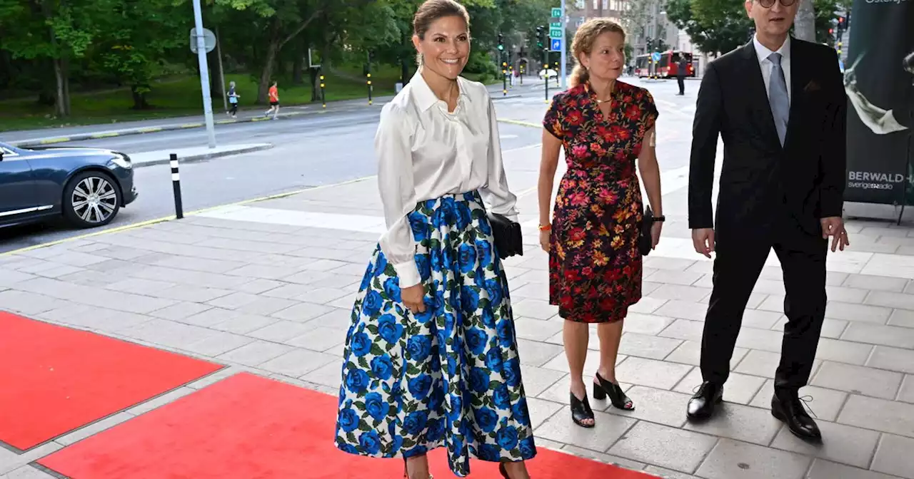 Victoria von Schweden: Ein Meer aus Blüten: Ihr auffälliger Rock ist ein wahres Fashion-Statement