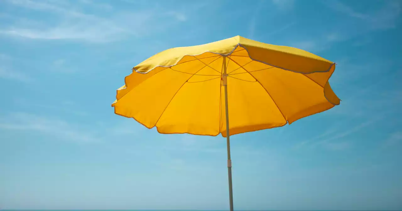 Woman's leg impaled by beach umbrella in Alabama