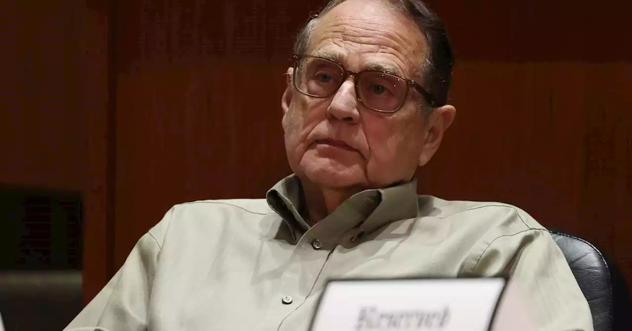 Jerry Reinsdorf: Chicago White Sox chairman has no plans to sell