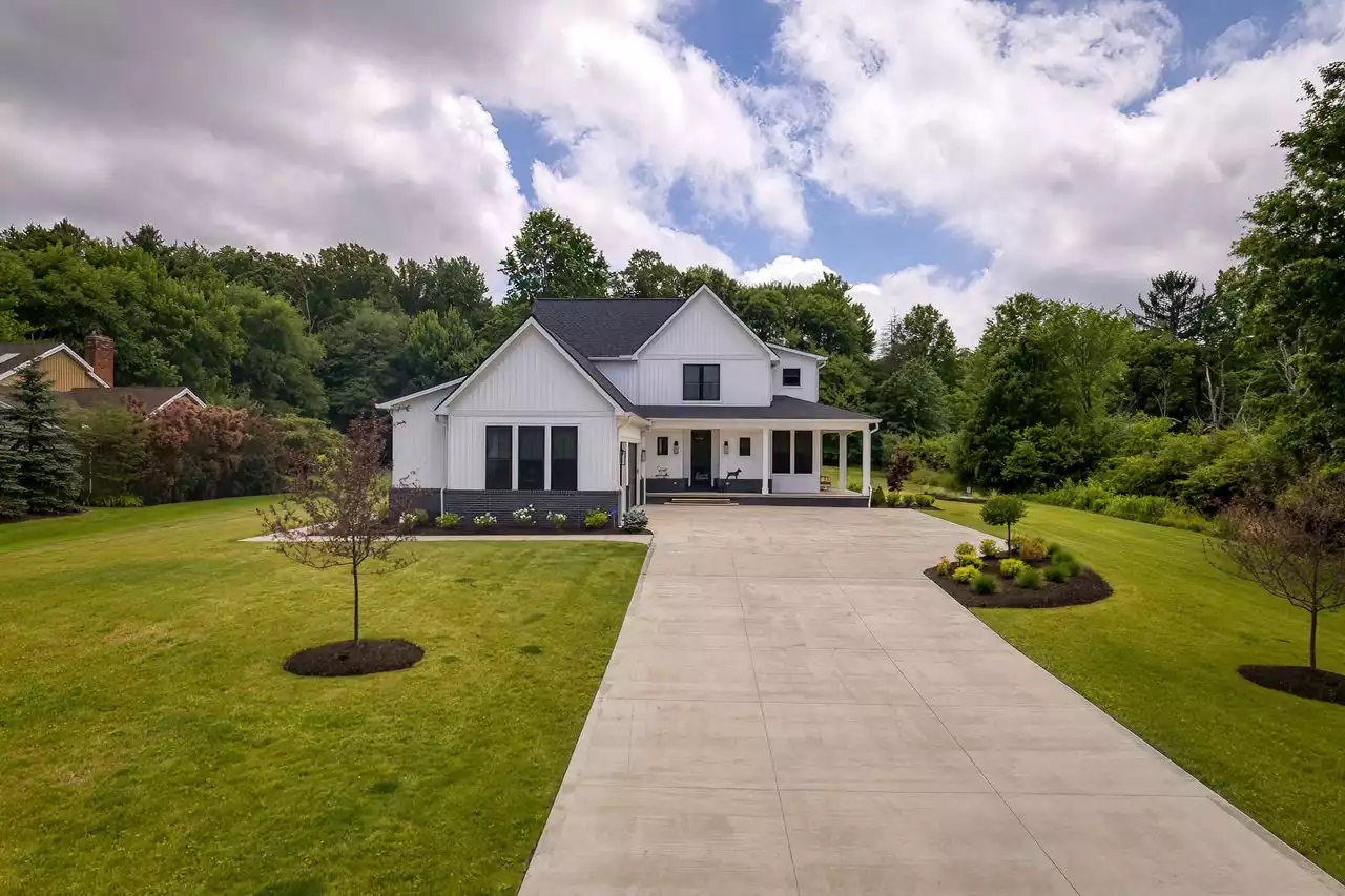 Modern farmhouse offers timeless appeal in Moreland Hills: House of the Week