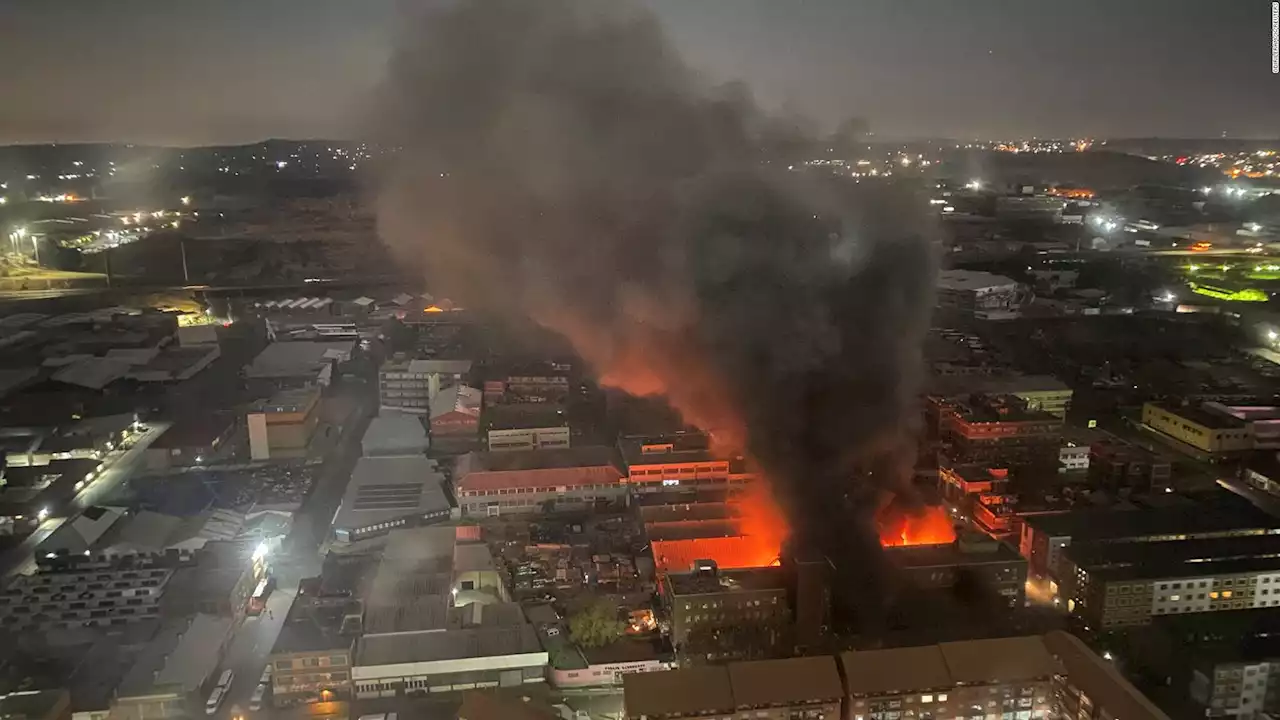 Sobreviviente de incendio en Johannesburgo se rindió ante el fuego y pensó que moriría | Video