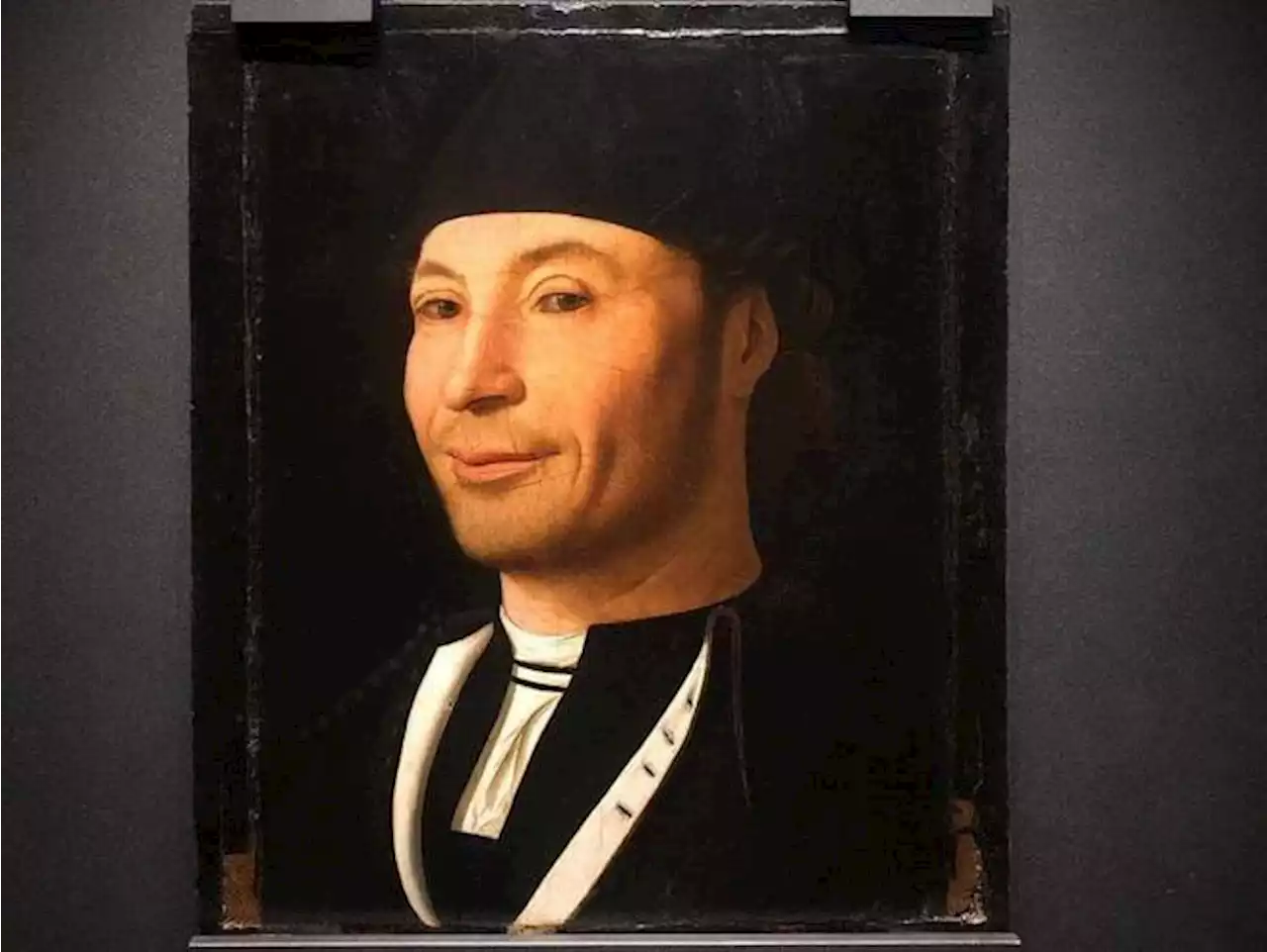 «L’ignoto» di Antonello da Messina, i segreti del sorriso più famoso dopo quello della Gioconda