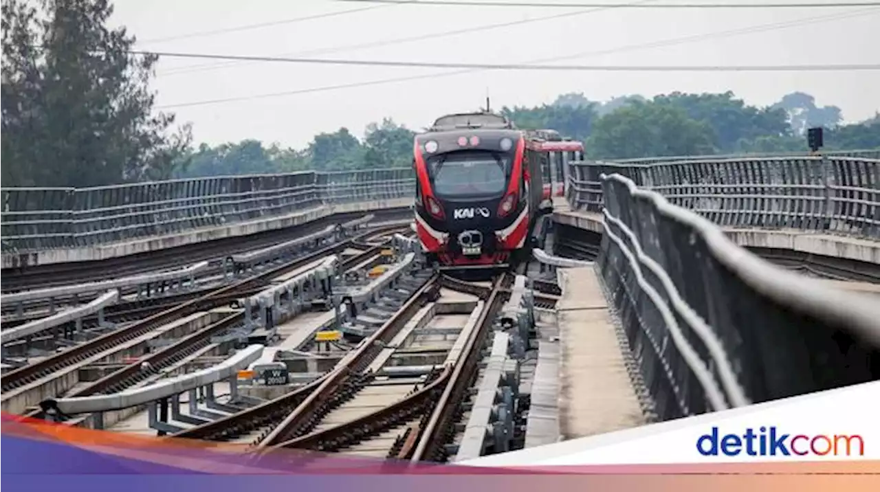 Jokowi Pasang Badan untuk LRT Jabodebek: Jangan Bully Produk Kita Sendiri